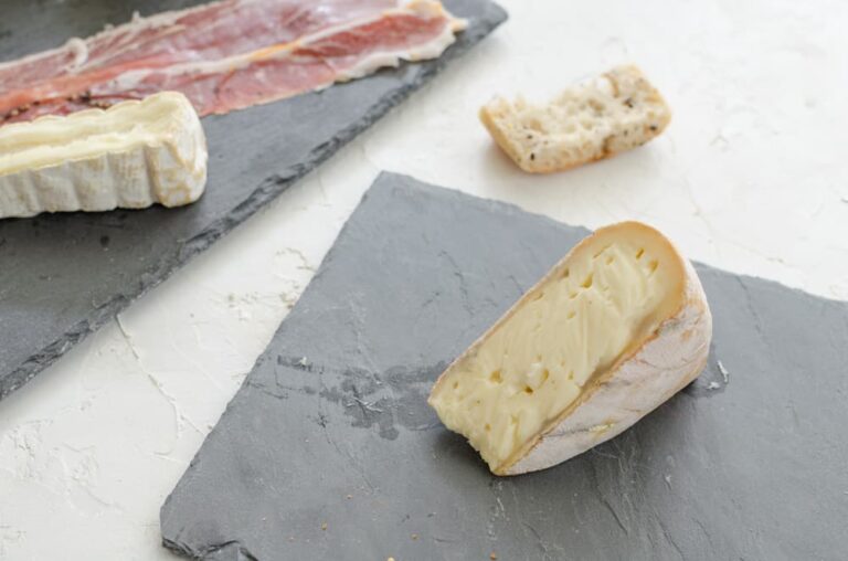 Quel fromage accompagne le pastrami ?