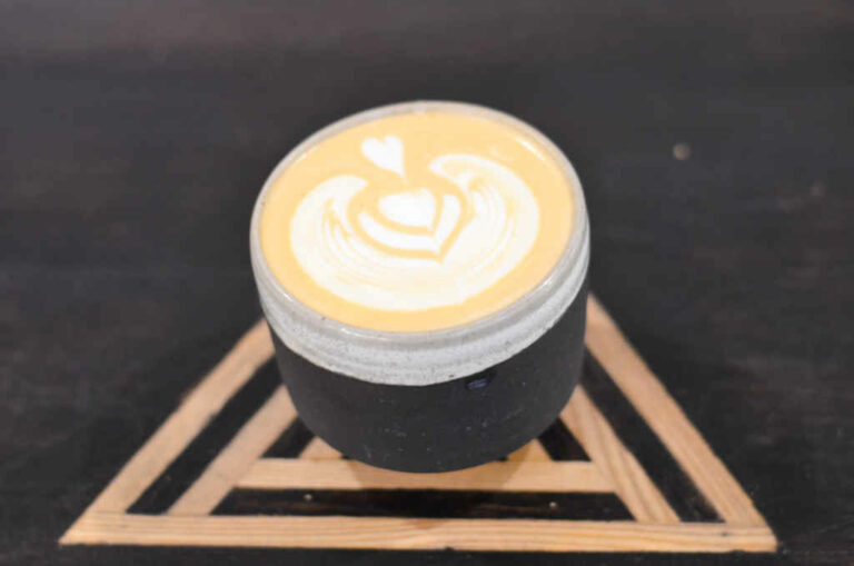 Qu’est-ce qu’une boisson au café Black Widow ?