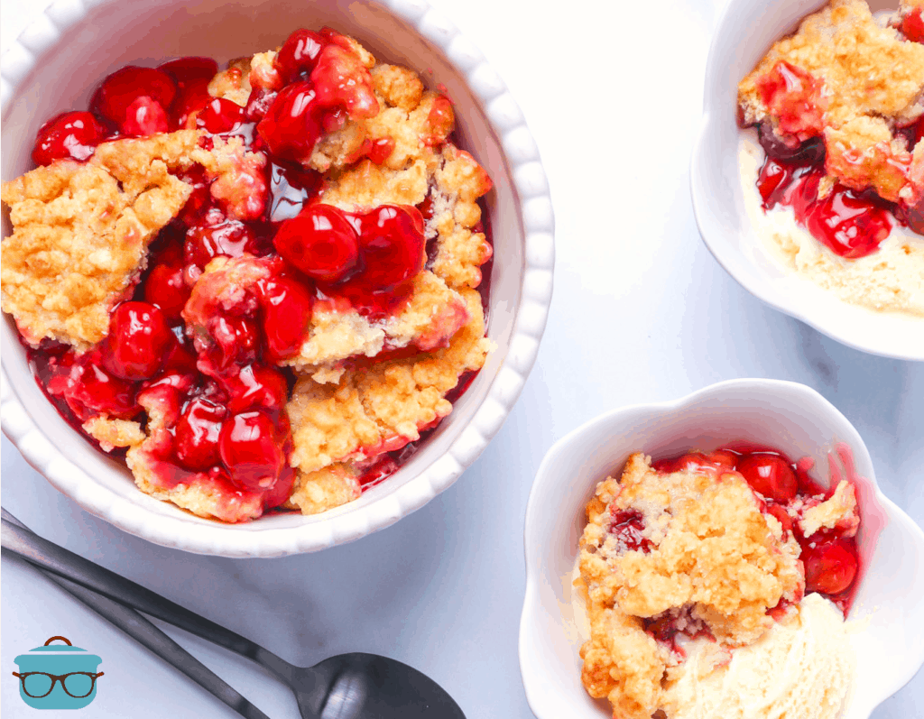 what is the difference between a cobbler and a dump cake