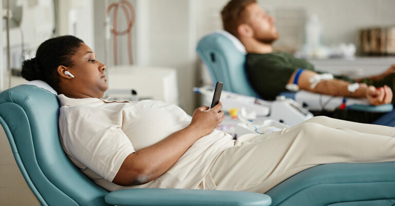 Le groupe sanguin peut être lié au risque d’AVC avant l’âge de 60 ans